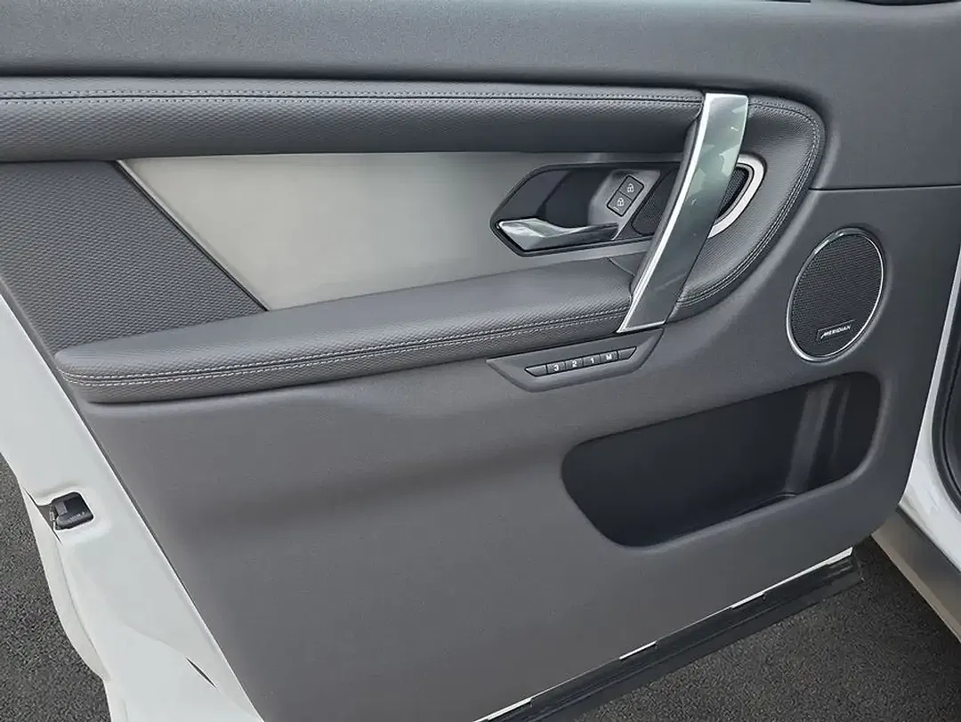 Land Rover Discovery Sport Dynamic SE - Thumbnail 13