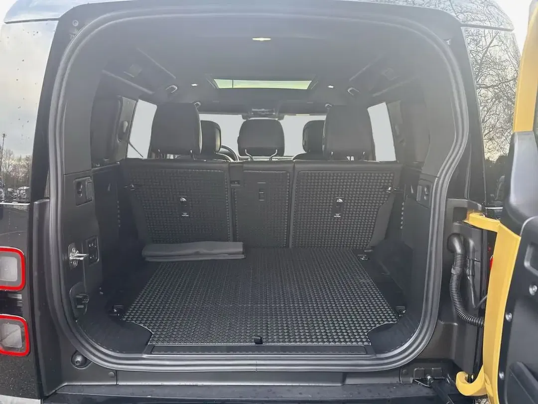 Land Rover Defender D350 Trophy Edition 110 - Thumbnail 11