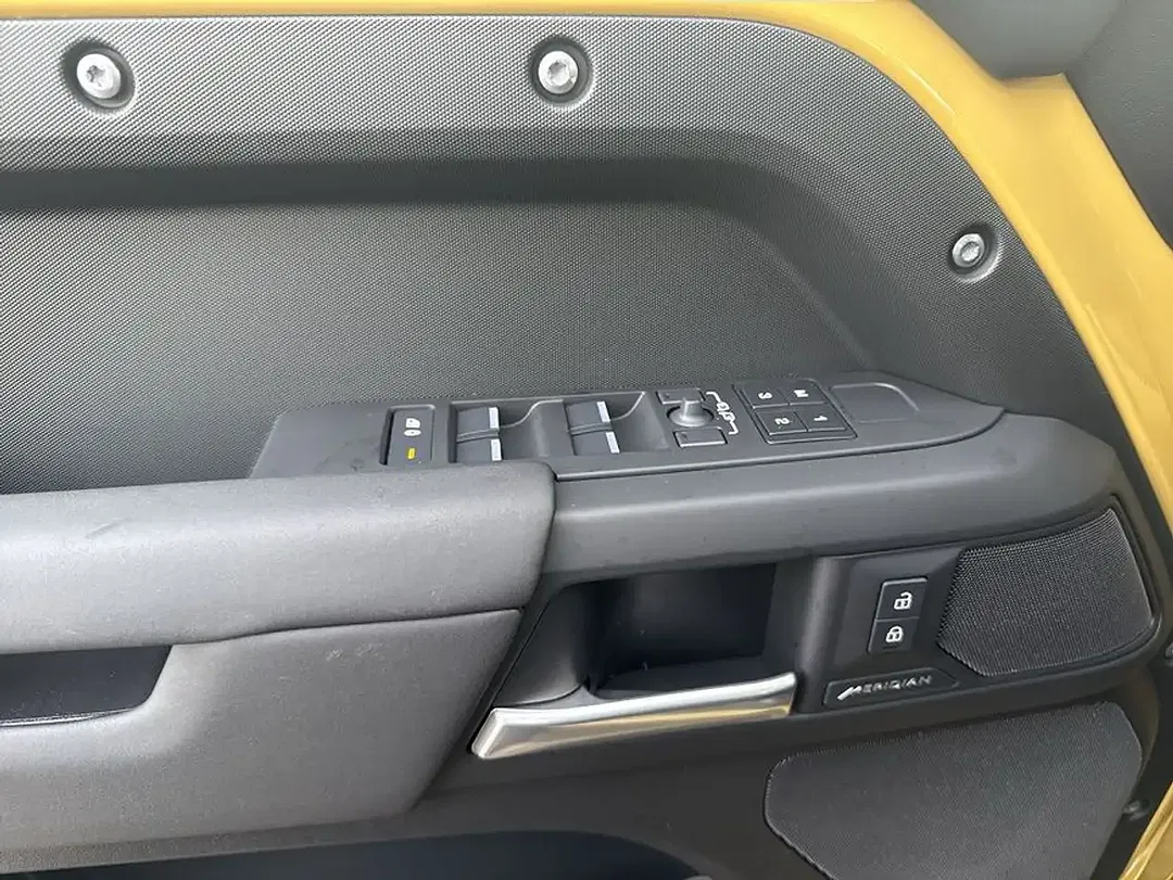 Land Rover Defender D350 Trophy Edition 110 - Thumbnail 13
