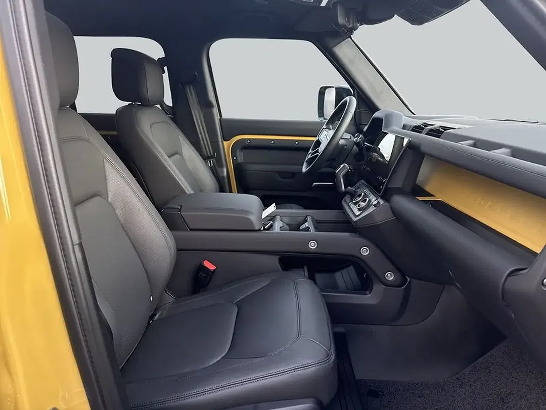 Land Rover Defender D350 Trophy Edition 110 - Thumbnail 3