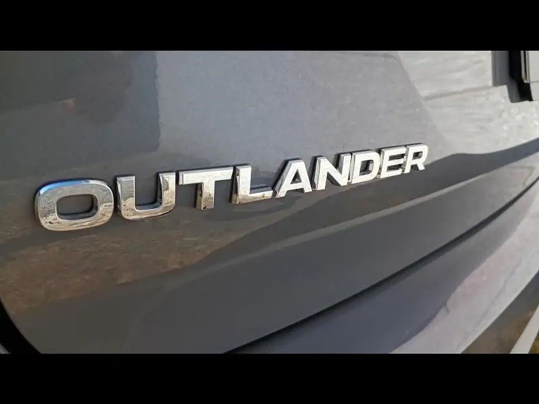 Mitsubishi Outlander - Thumbnail 14