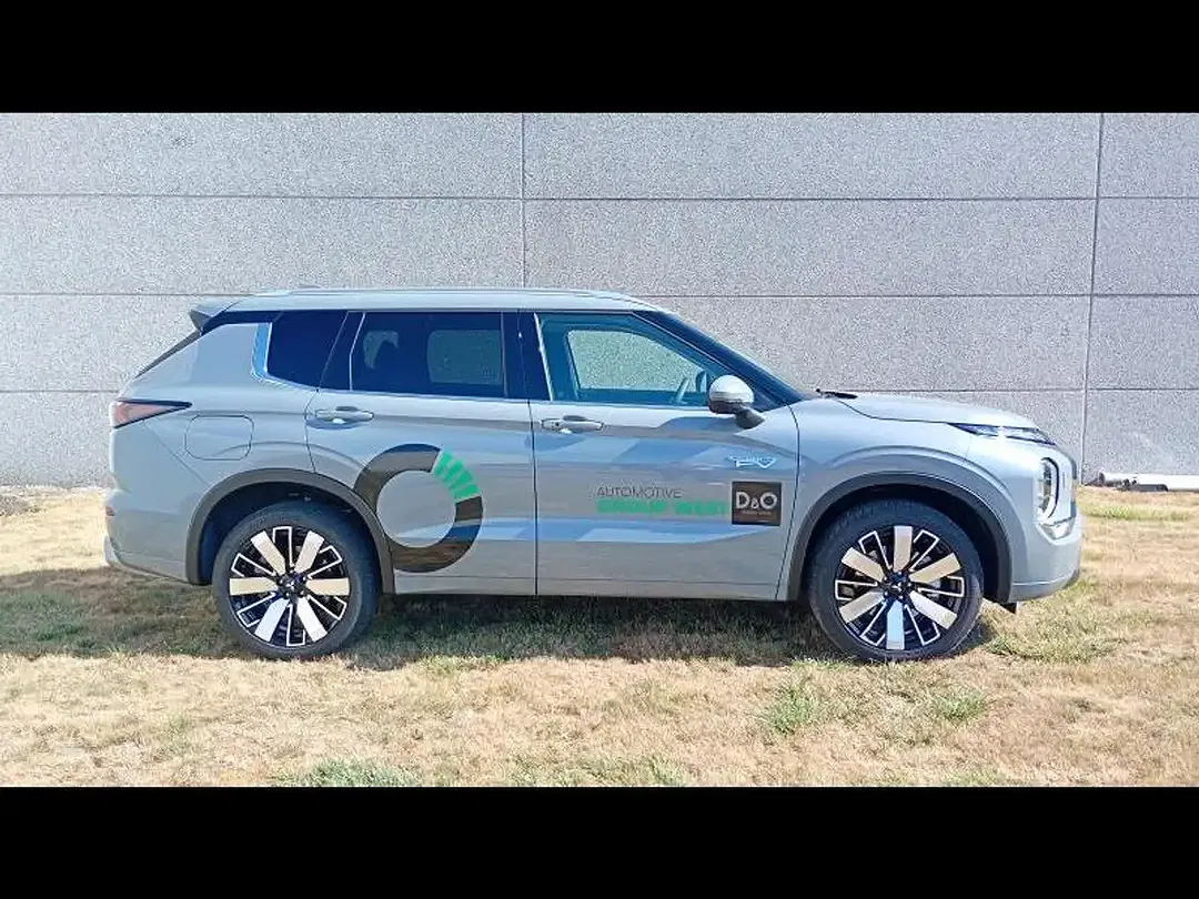Mitsubishi Outlander - Thumbnail 7