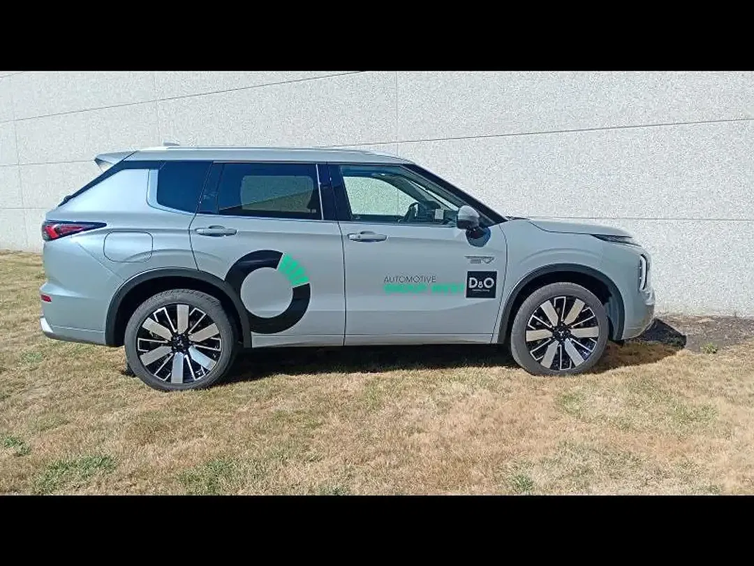 Mitsubishi Outlander - Thumbnail 8