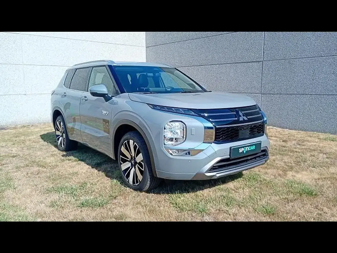 Mitsubishi Outlander - Thumbnail 9
