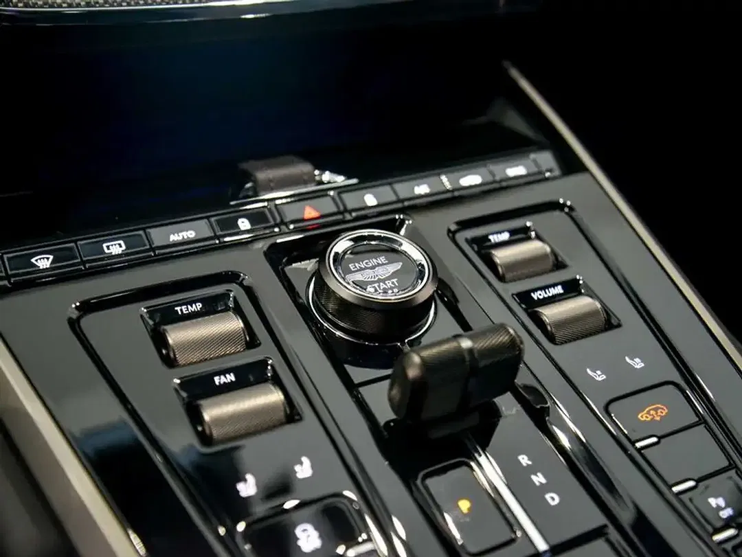 Aston Martin DBX 707 - Thumbnail 18