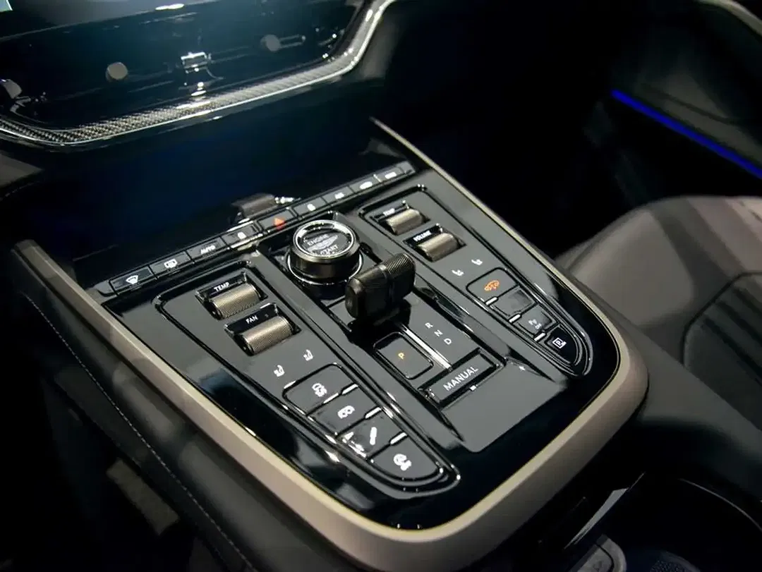 Aston Martin DBX 707 - Thumbnail 19