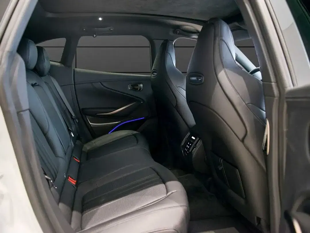 Aston Martin DBX 707 - Thumbnail 24