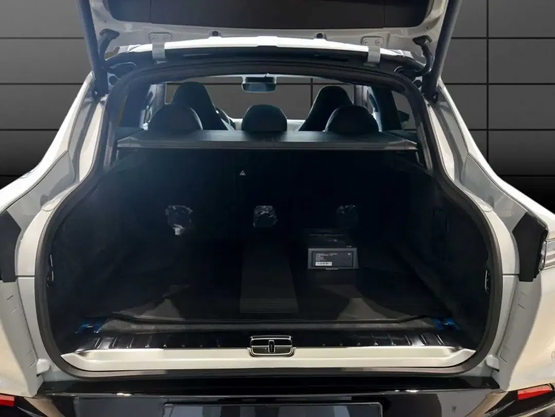 Aston Martin DBX 707 - Thumbnail 26