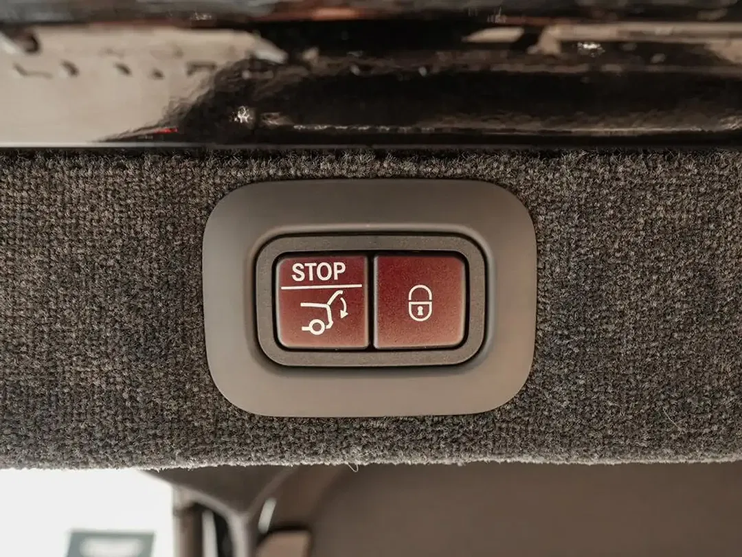 Aston Martin DBX 707 - Thumbnail 29