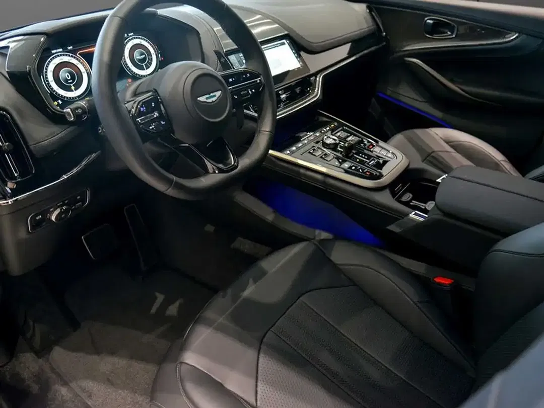 Aston Martin DBX 707 - Thumbnail 8