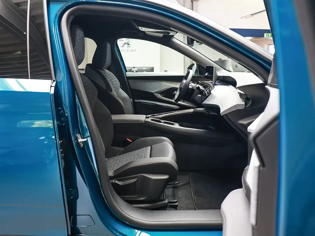 Peugeot 3008 145 e-DSC6 Hybrid Allure Business - Thumbnail 3