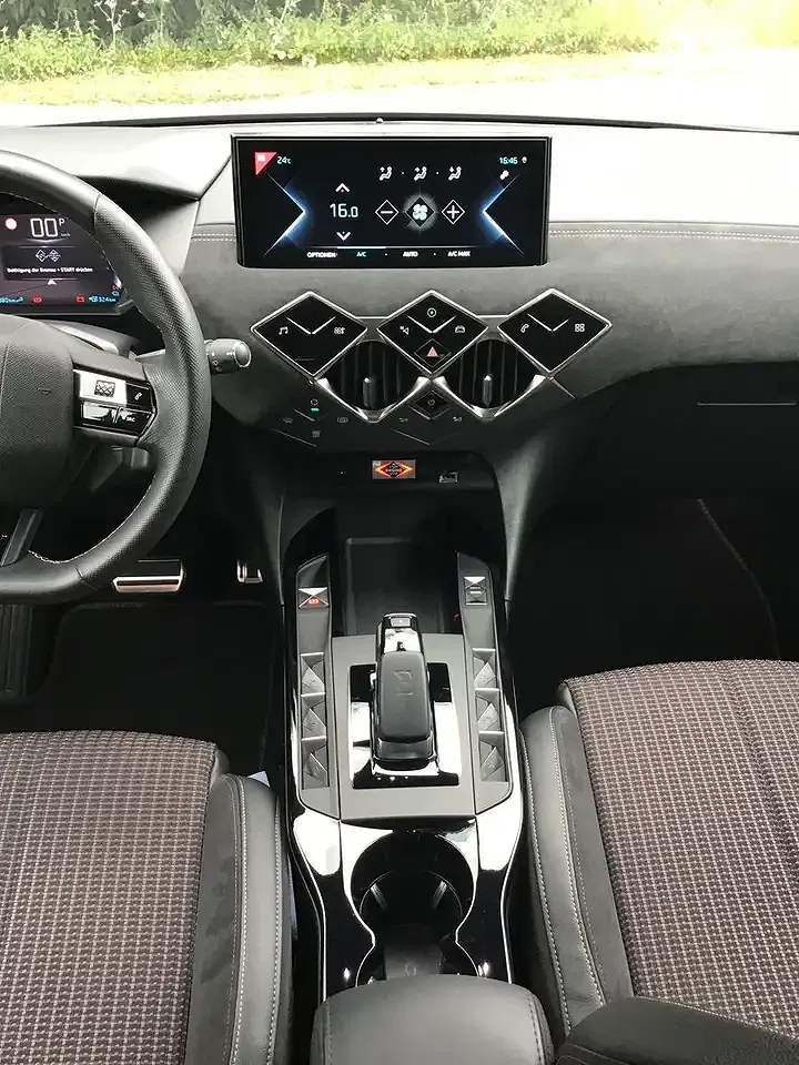 DS Automobiles DS 3 - Thumbnail 11