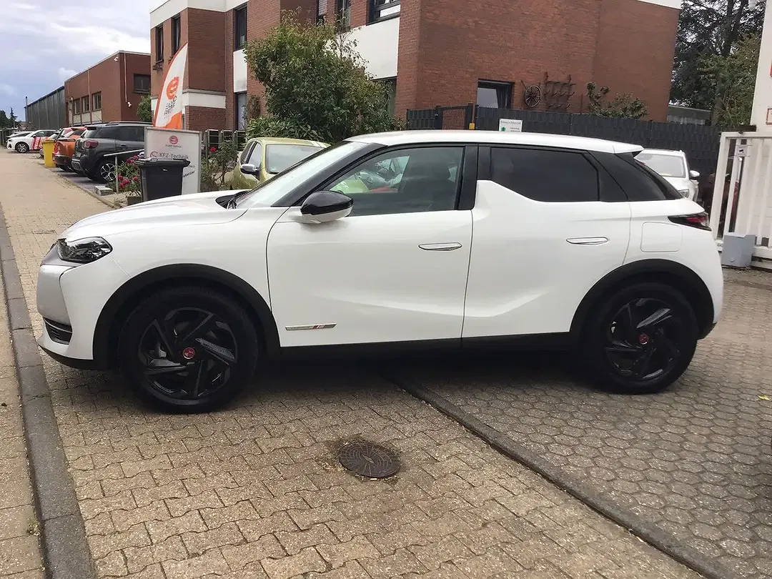 DS Automobiles DS 3 - Thumbnail 4