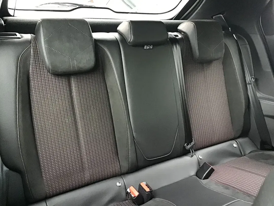 DS Automobiles DS 3 - Thumbnail 8