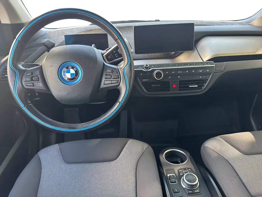 BMW i3 - Thumbnail 2