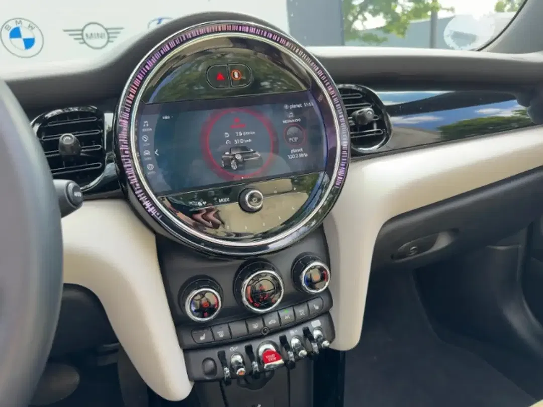 MINI Cooper Cabrio - Thumbnail 10