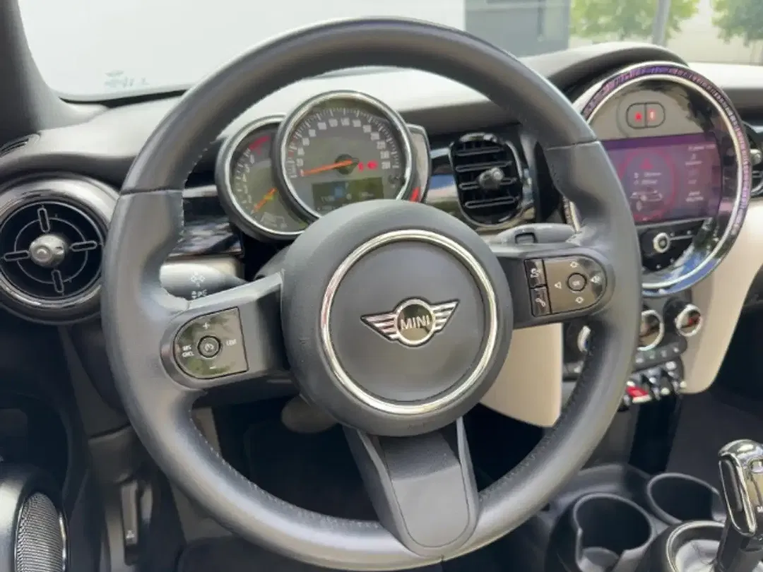 MINI Cooper Cabrio - Thumbnail 9