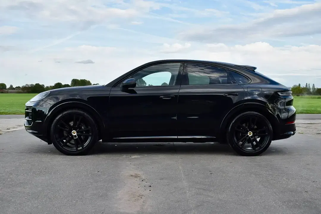 Porsche Cayenne E-Hybrid Coupe - Thumbnail 12