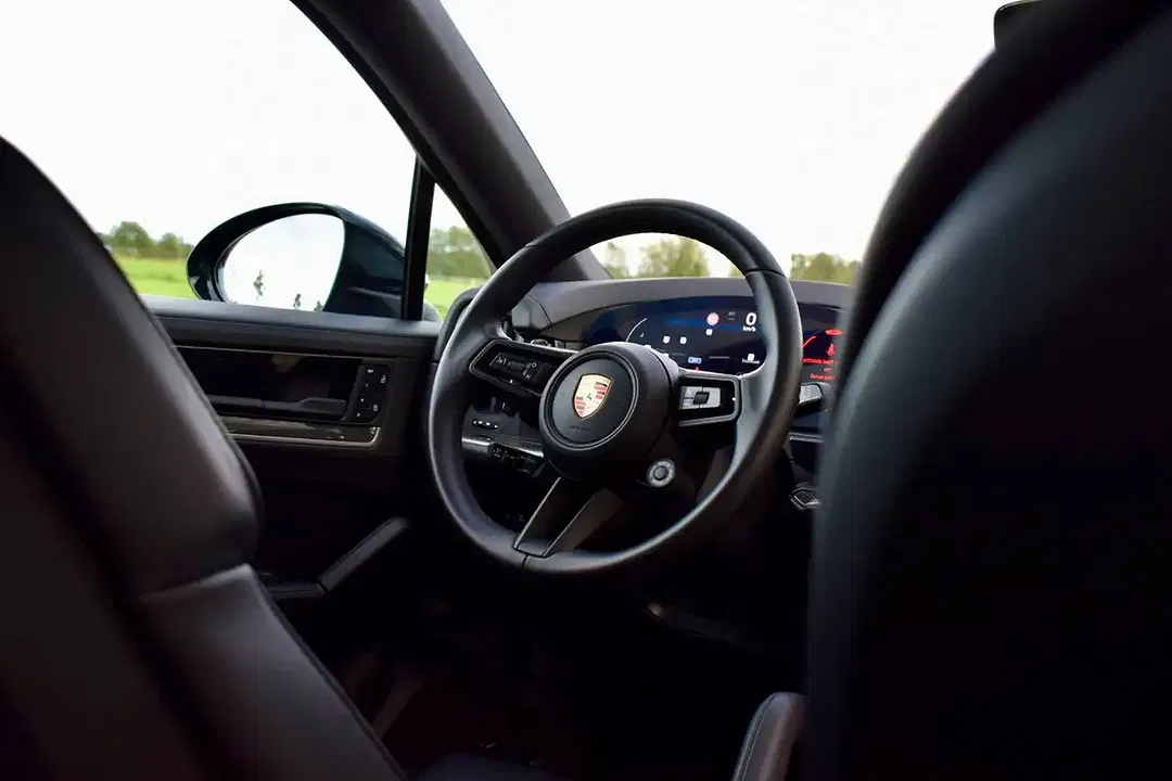 Porsche Cayenne E-Hybrid Coupe - Thumbnail 3