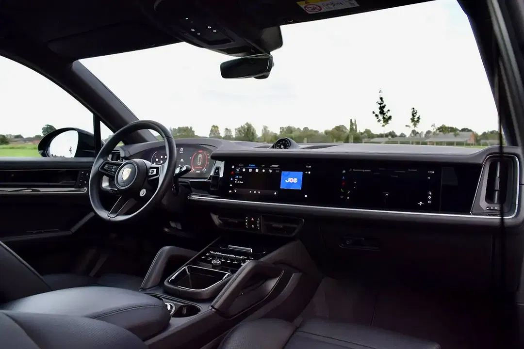 Porsche Cayenne E-Hybrid Coupe - Thumbnail 4