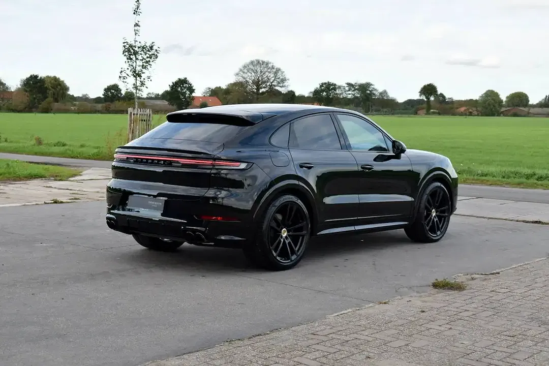 Porsche Cayenne E-Hybrid Coupe - Thumbnail 5