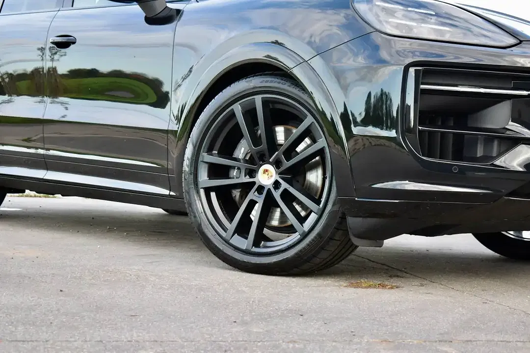 Porsche Cayenne E-Hybrid Coupe - Thumbnail 9