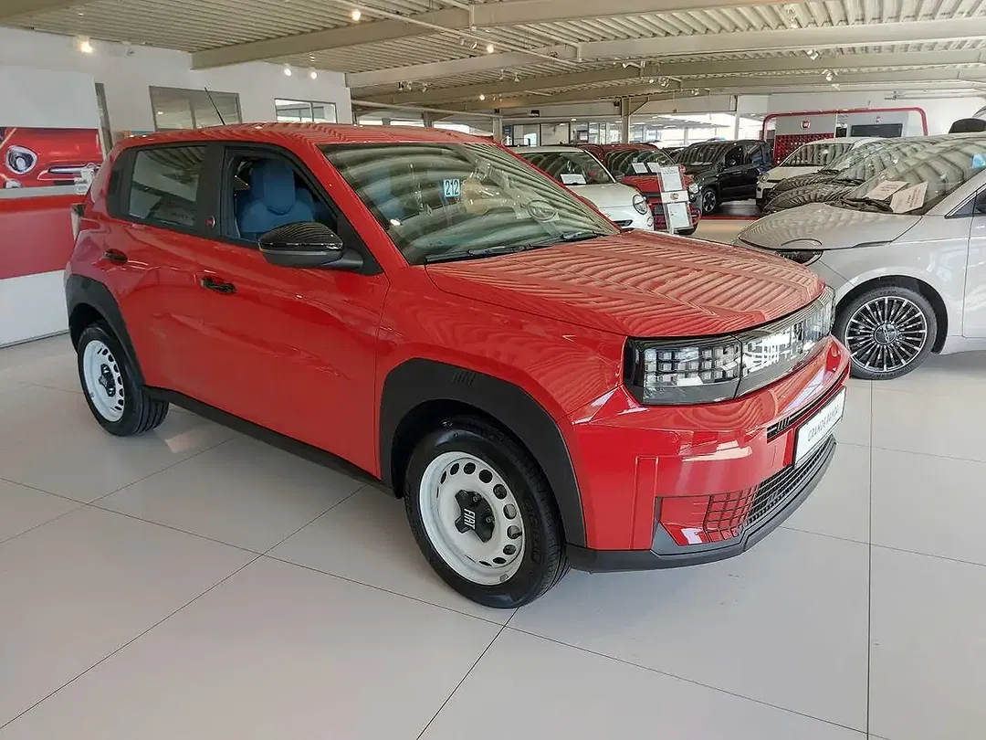 Fiat Grande Panda EV RED - Thumbnail 3