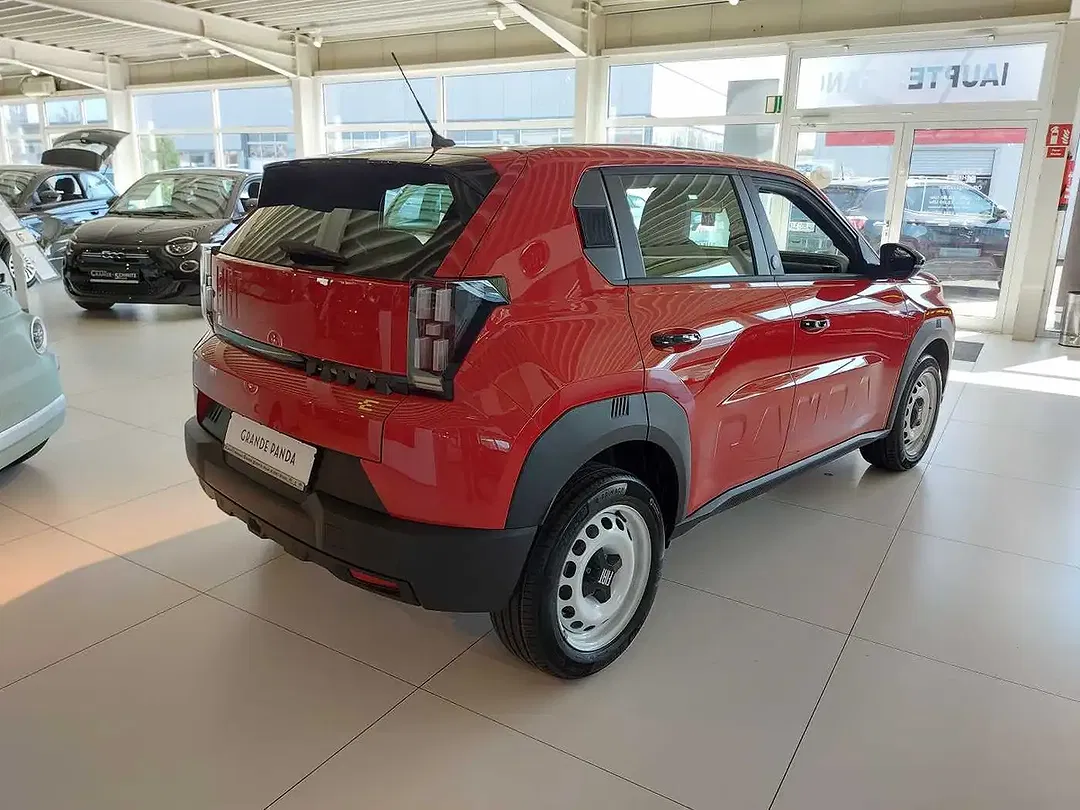 Fiat Grande Panda EV RED - Thumbnail 4