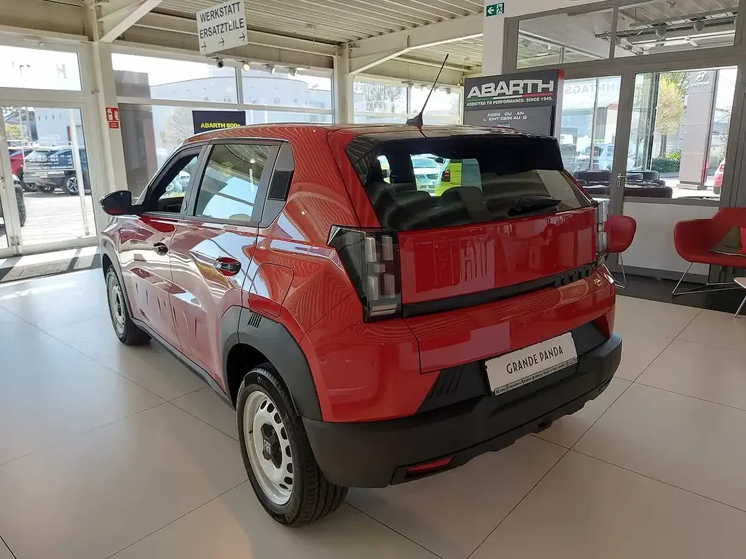 Fiat Grande Panda EV RED - Thumbnail 6
