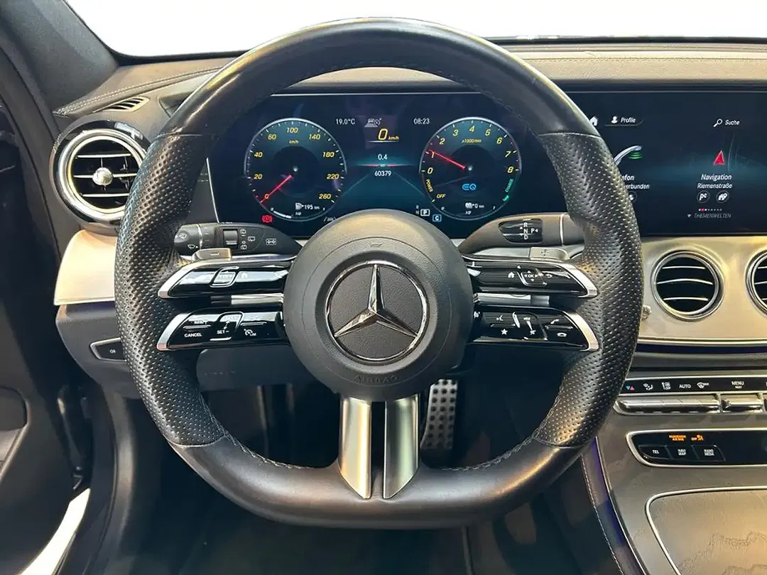 Mercedes-Benz E 300 AMG MBUX - Thumbnail 11