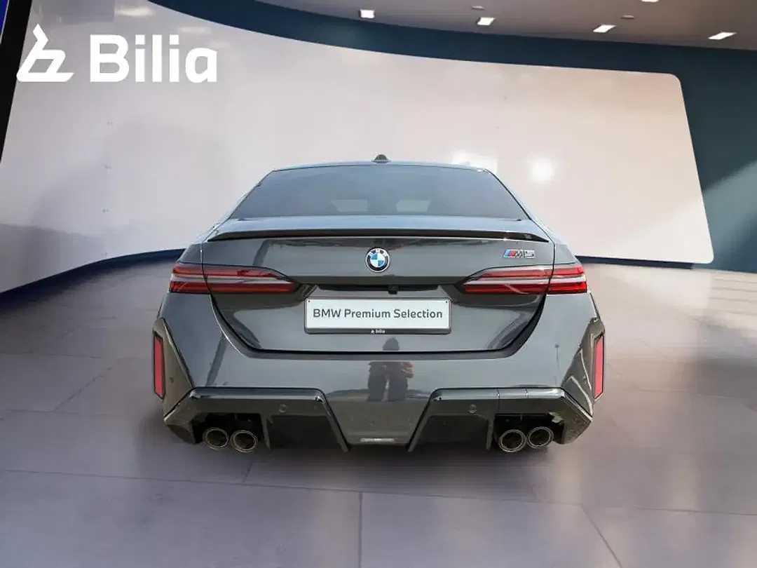 BMW M5 - Thumbnail 4