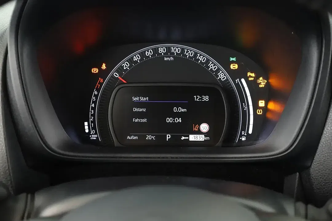 Toyota Aygo X CVT Team Deutschland - Thumbnail 11