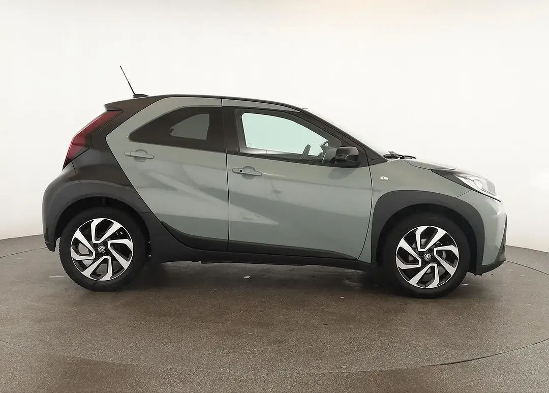 Toyota Aygo X CVT Team Deutschland - Thumbnail 4