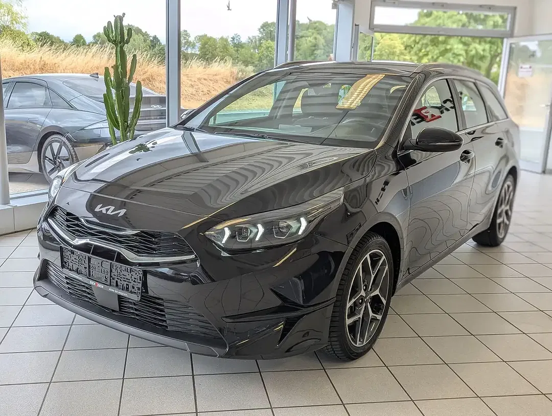 Kia Ceed SW / cee'd SW 1.5 DCT Spirit - foto 1