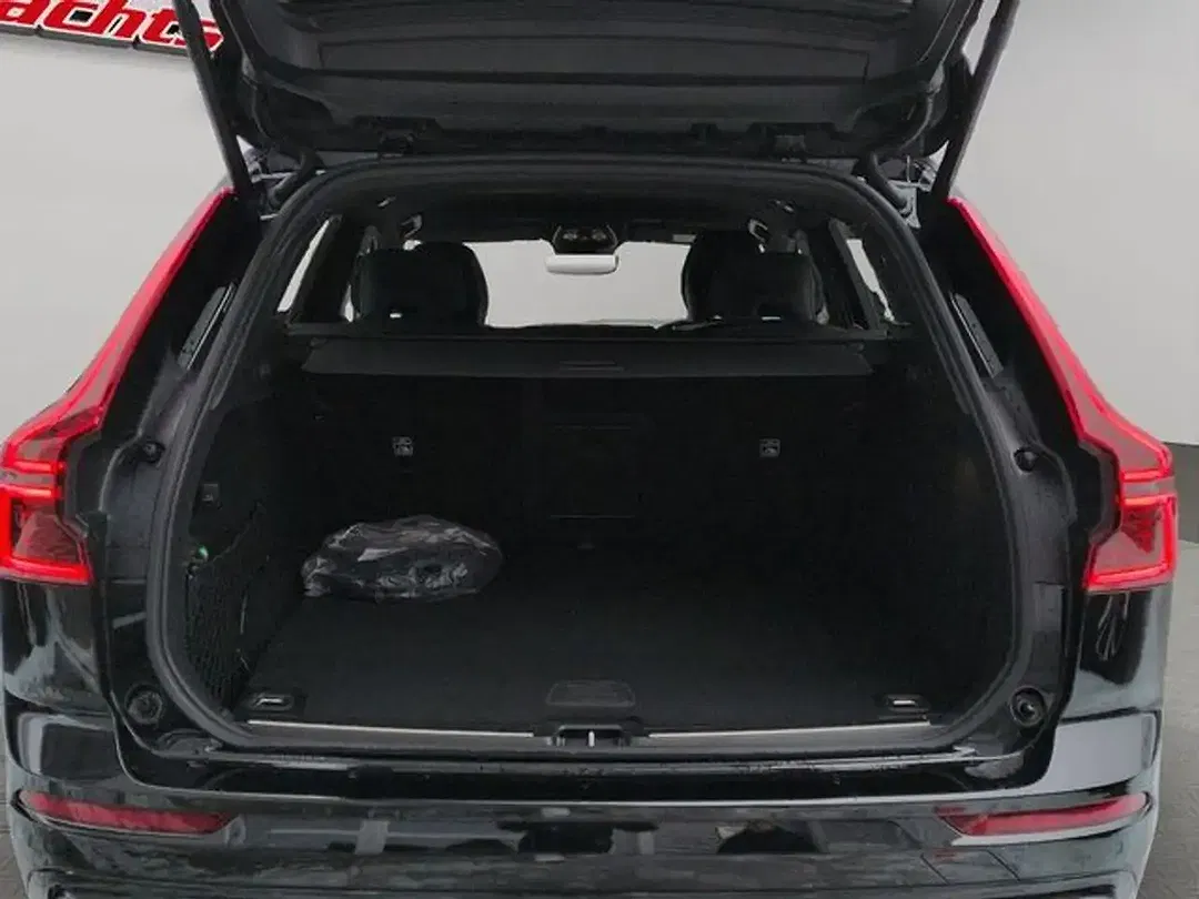Volvo XC60 T6 AWD Plus Black Edition - Thumbnail 15