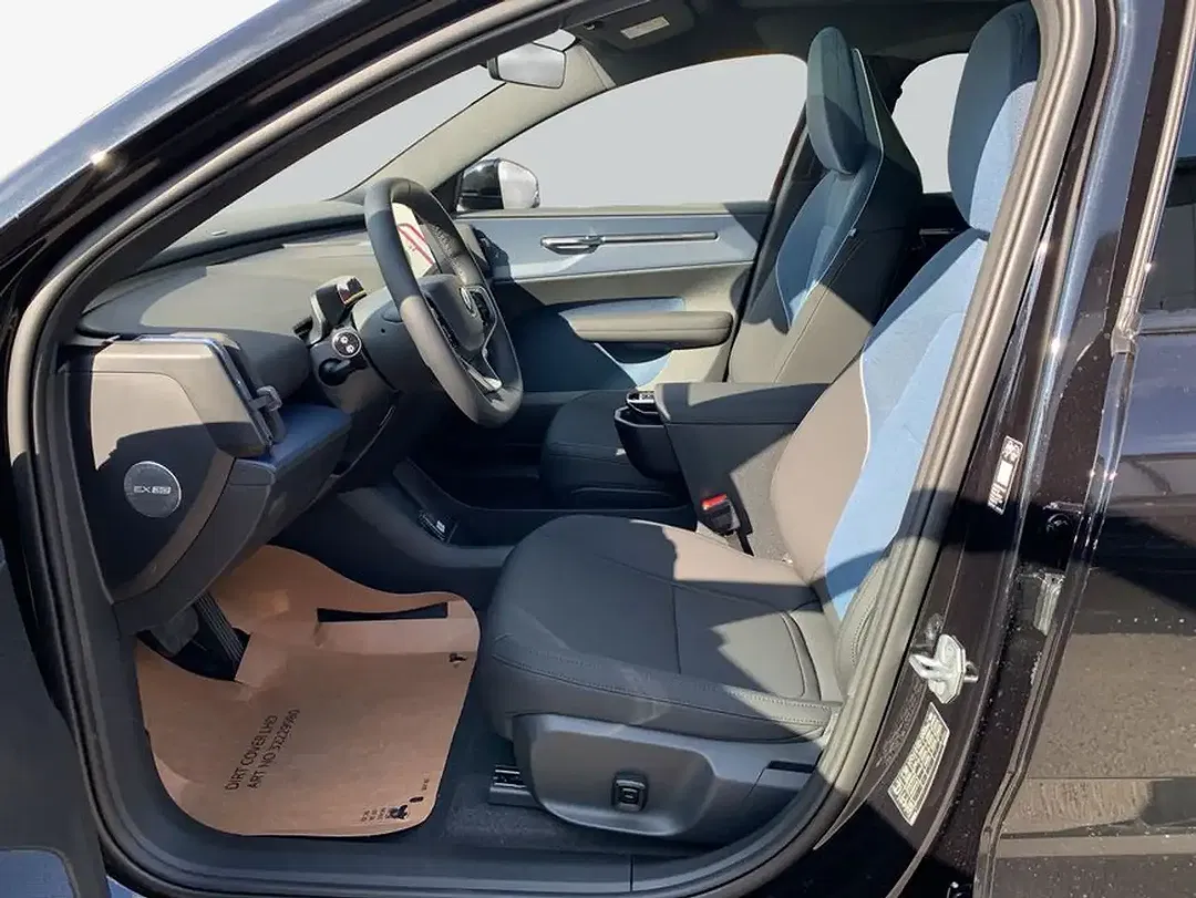 Volvo EX30 AWD Twin Motor Performance Edition - Thumbnail 9