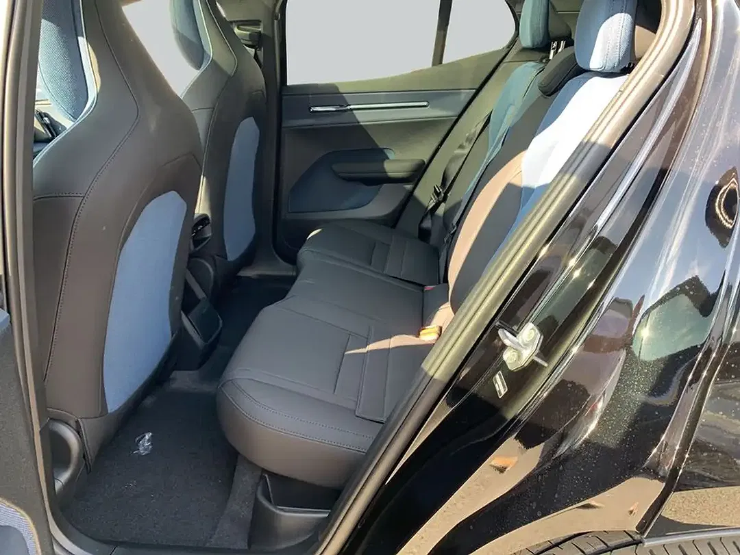 Volvo EX30 AWD Twin Motor Performance Edition - Thumbnail 10