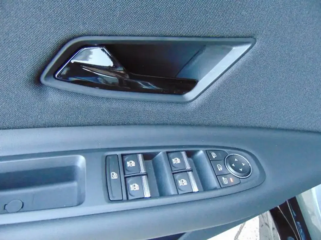 Nissan Micra - Thumbnail 8