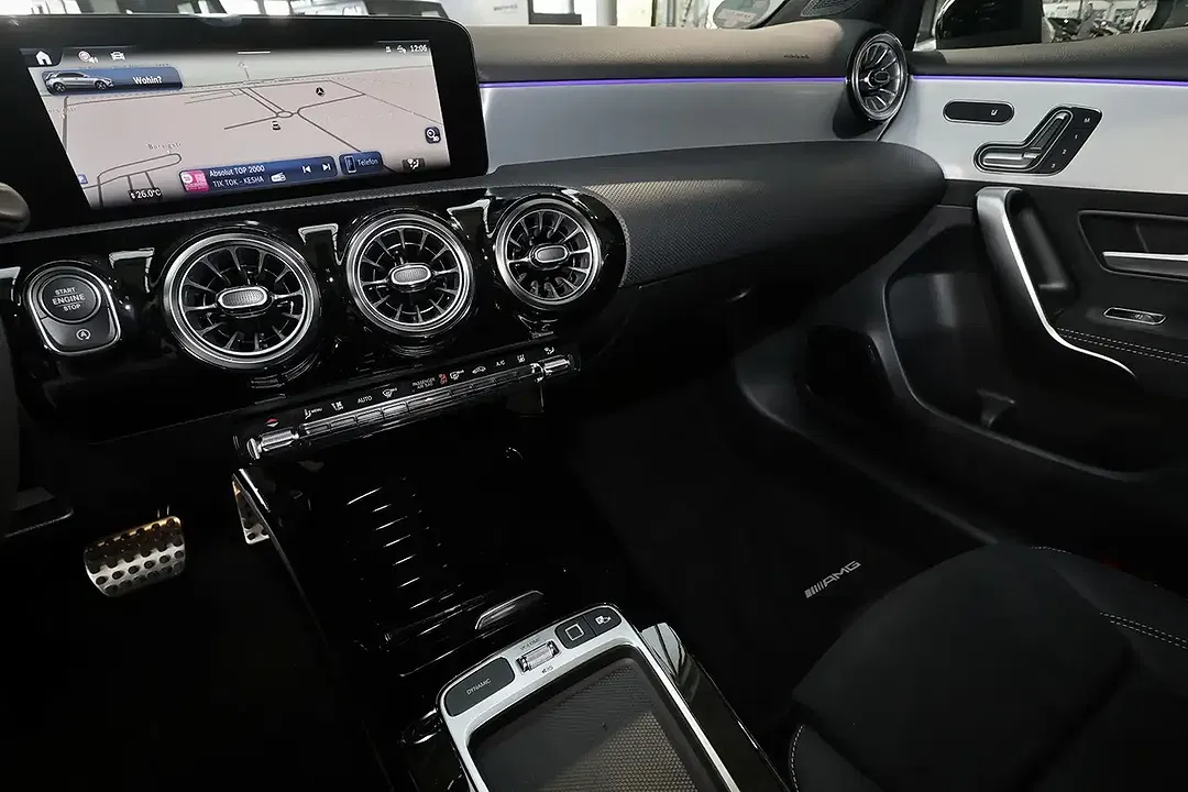 Mercedes-Benz A 200 AMG MBUX Night - Thumbnail 9