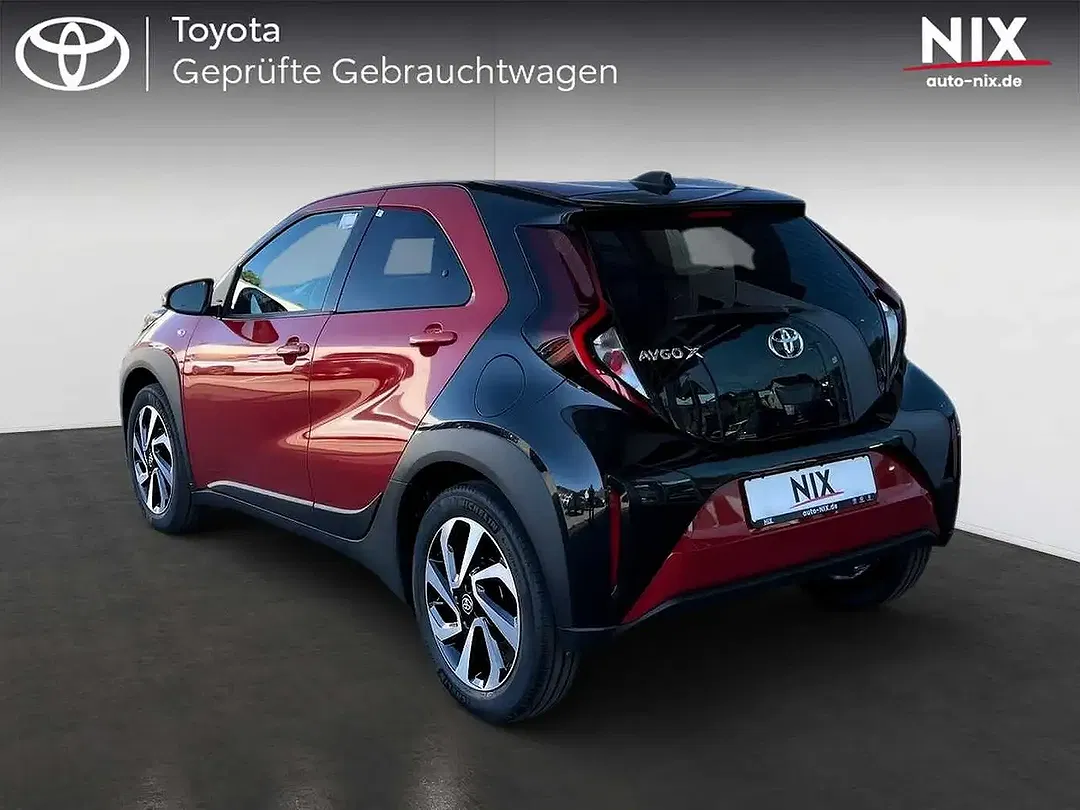 Toyota Aygo X AUT Teamplayer - Thumbnail 2