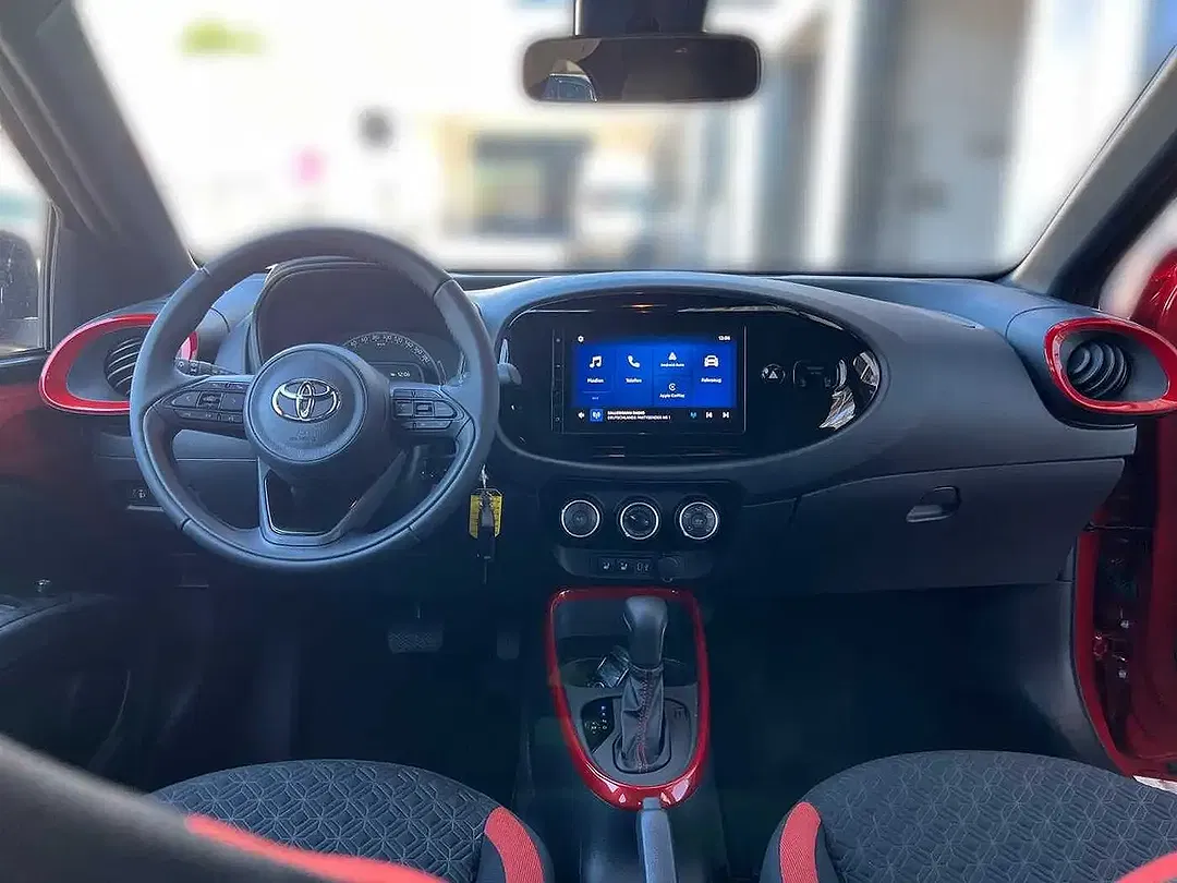 Toyota Aygo X AUT Teamplayer - Thumbnail 8