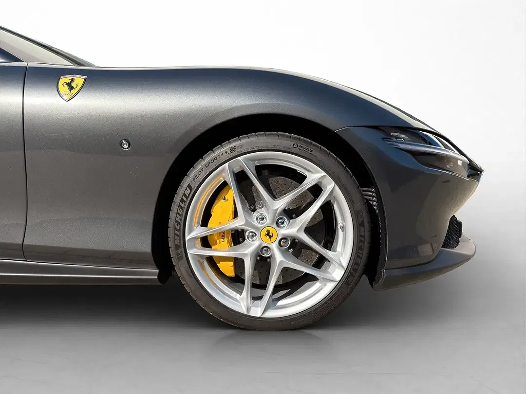 Ferrari Roma Spider - Thumbnail 10