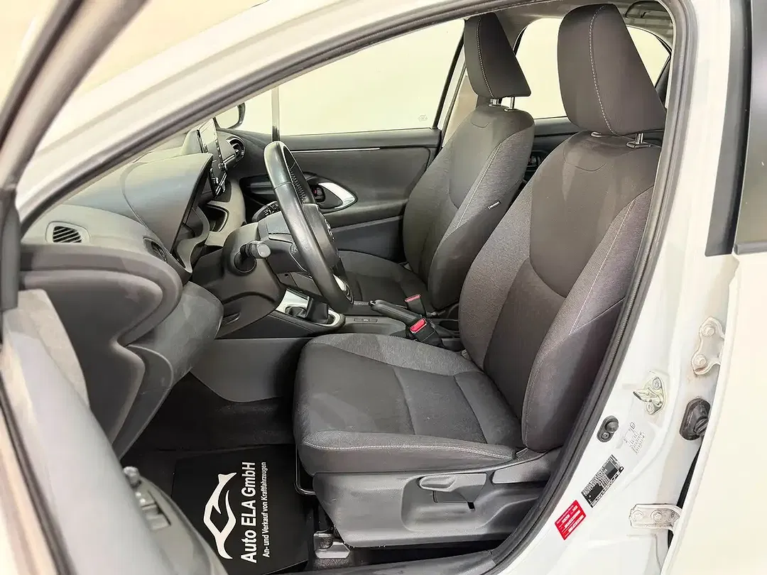 Toyota Yaris - Thumbnail 14