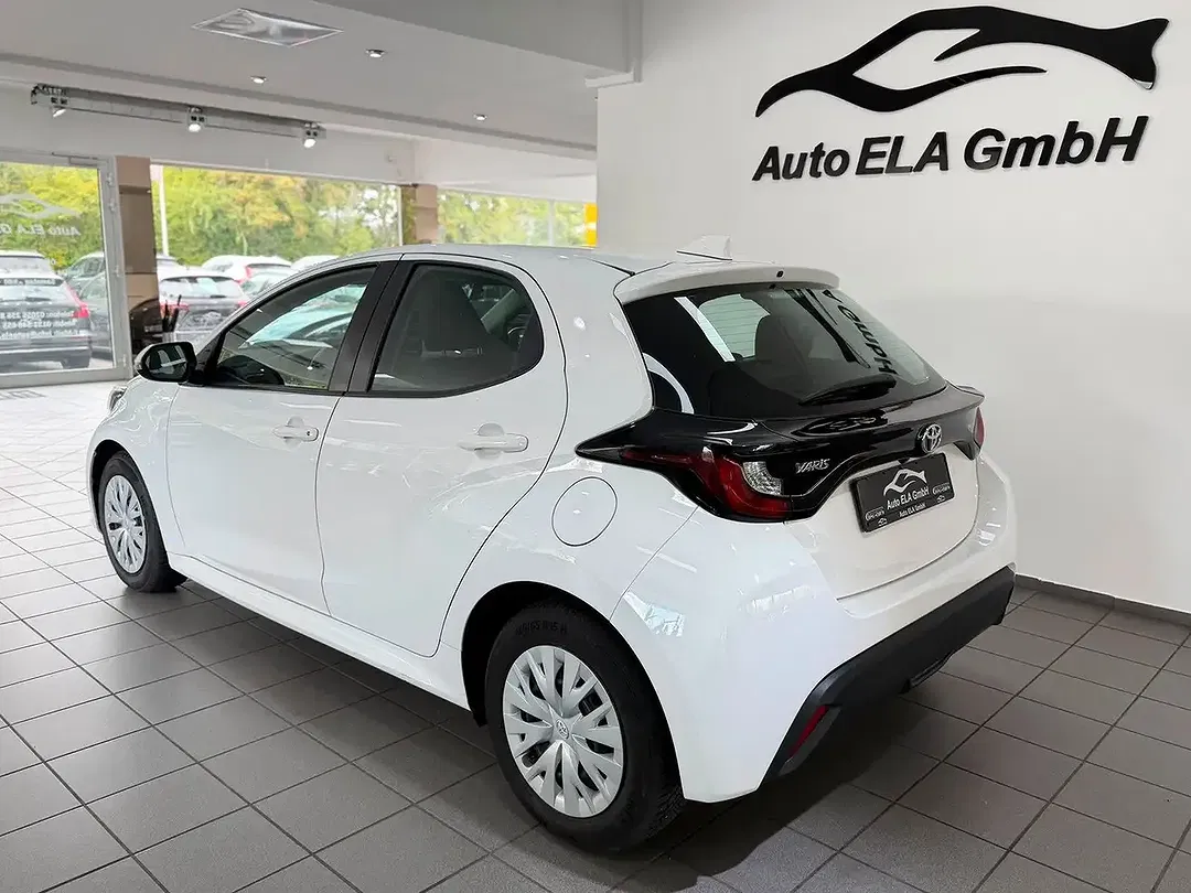 Toyota Yaris - Thumbnail 4