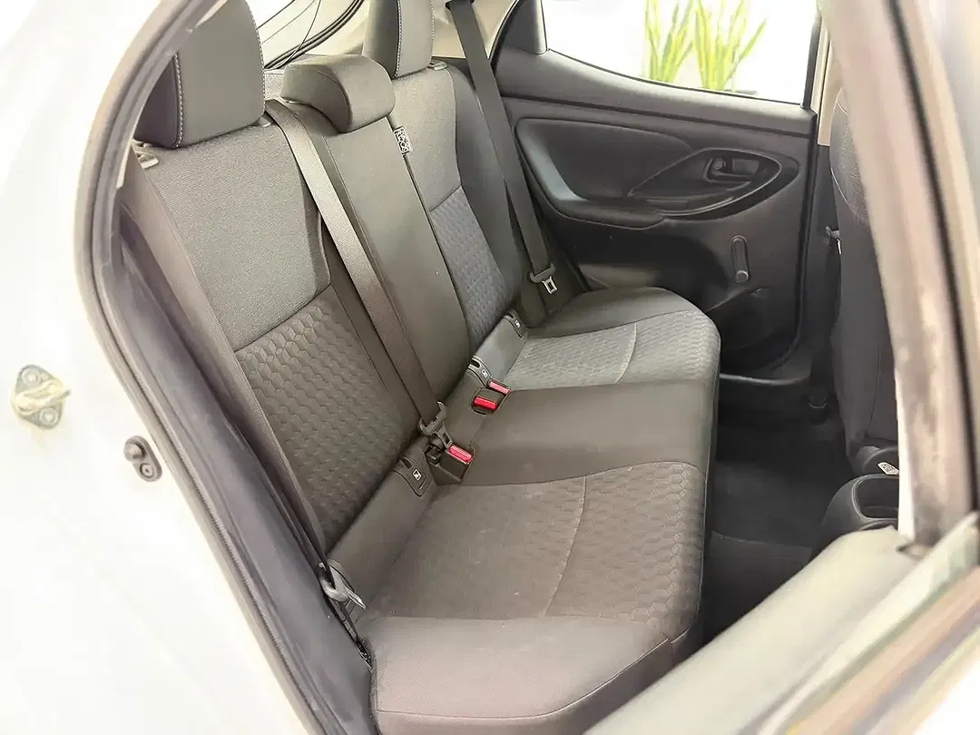 Toyota Yaris - Thumbnail 9