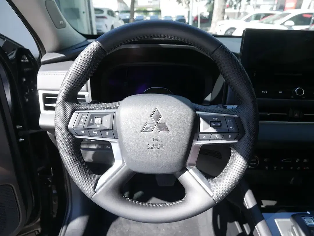 Mitsubishi Outlander 2.4 PHEV Hybrid Basis - Thumbnail 10
