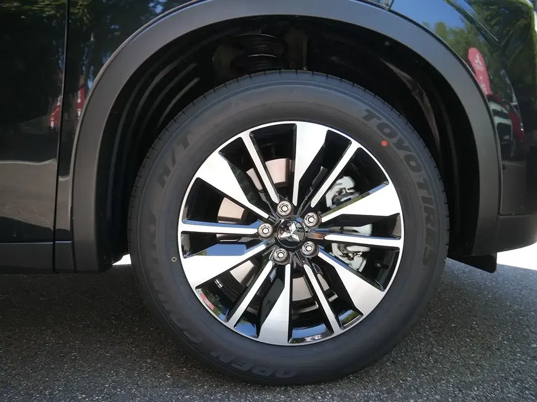 Mitsubishi Outlander 2.4 PHEV Hybrid Basis - Thumbnail 6