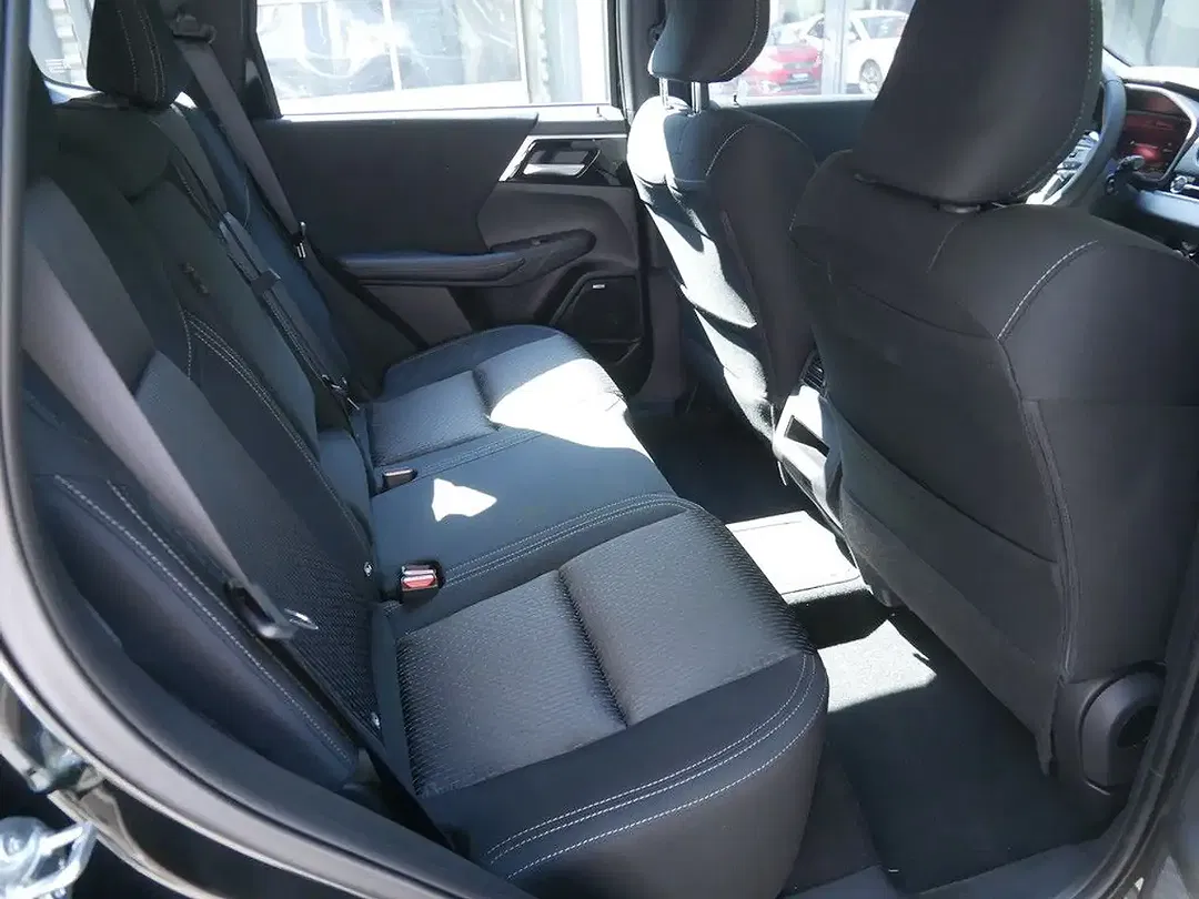 Mitsubishi Outlander 2.4 PHEV Hybrid Basis - Thumbnail 8