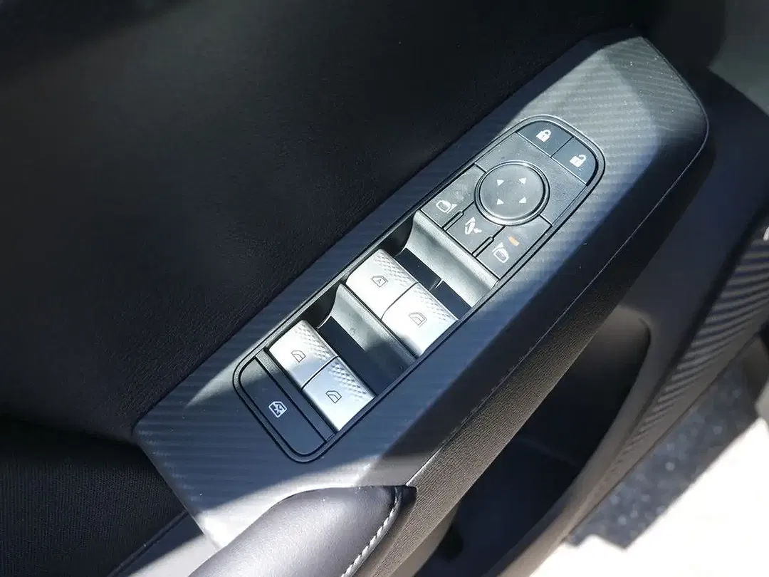 Mitsubishi Outlander 2.4 PHEV Hybrid Basis - Thumbnail 9