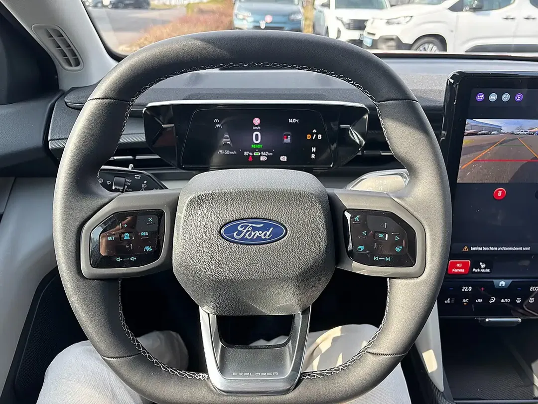 Ford Explorer 4x4 Premium - Thumbnail 11